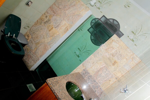 imgi_30_banheiro_unidade2_casa_de_repouso_em_campinas_1-1