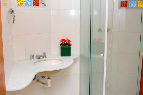 imgi_30_banheiros_unidade1_casa_de_repouso_em_campinas_1-1